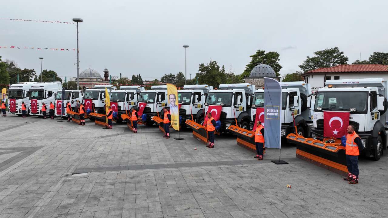 Konya Büyükşehir'e 54 yeni iş makinesi! Kışın karla mücadele yapıp yazın caddelerde çalışacak 22